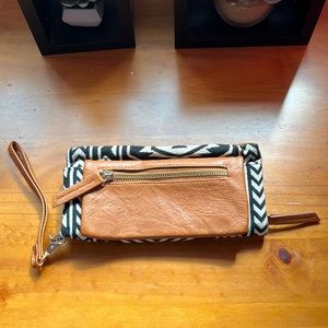 Street Level black white and brown patterned wristlet